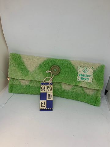 Etui van wollen deken